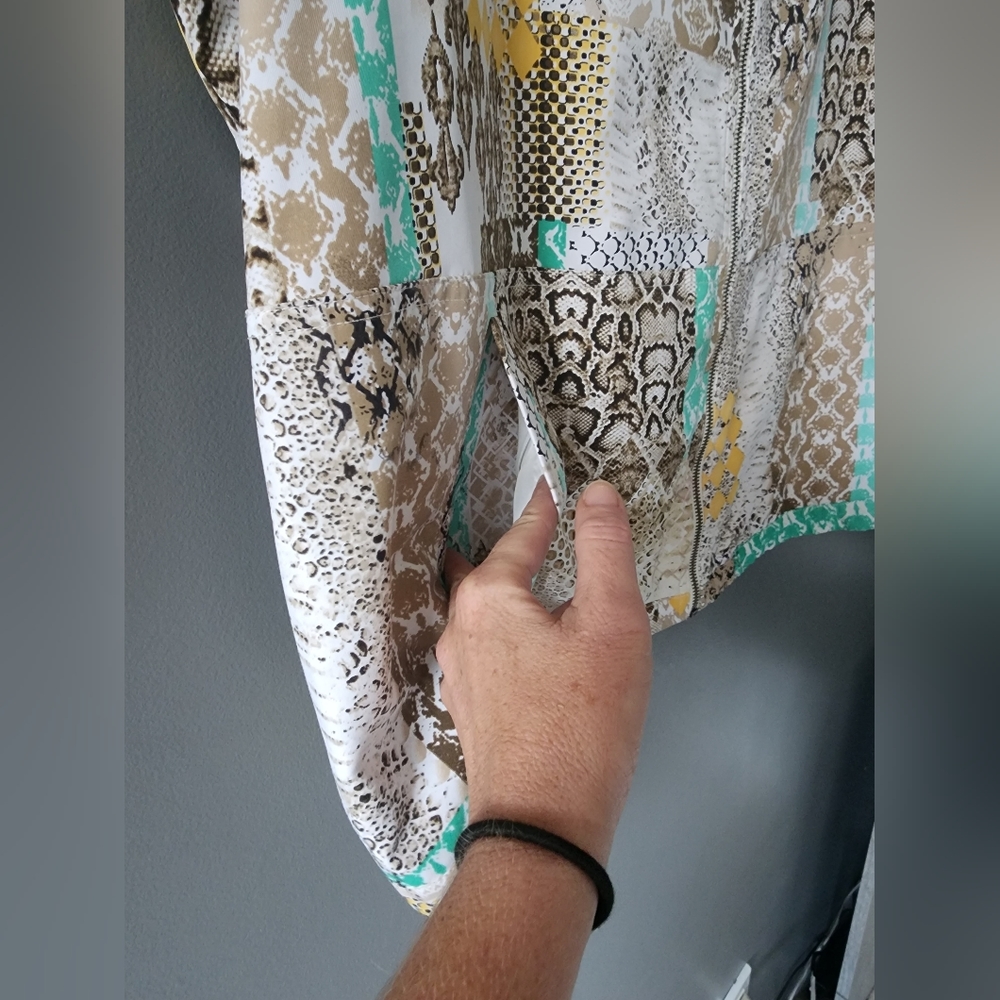 ALIA PLUS SIZE VEST - Picture 5 of 7